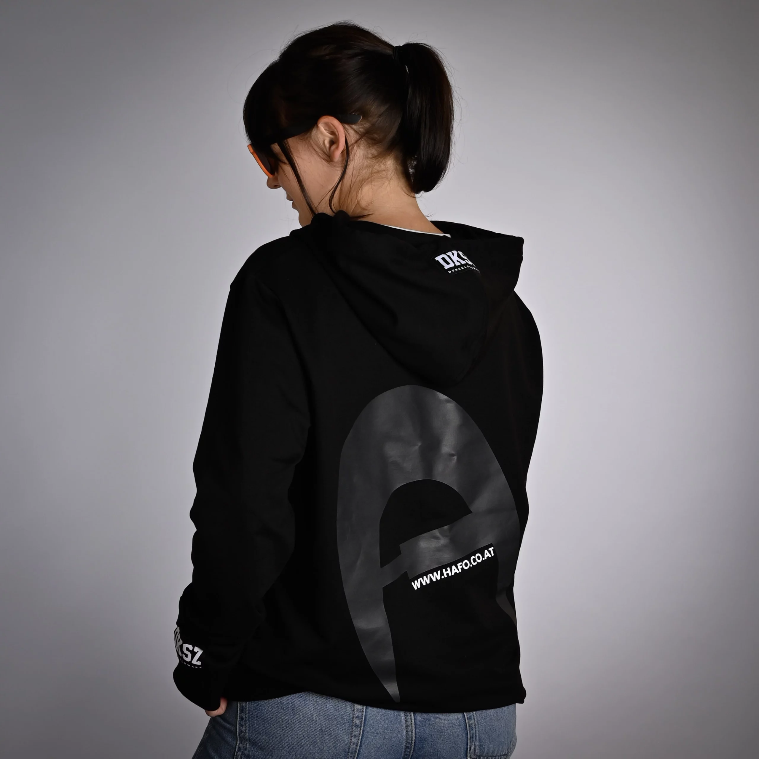 hafo-fanshop-dunkelschwarz-hoodie-schwarz-kapuzenpullover image 2